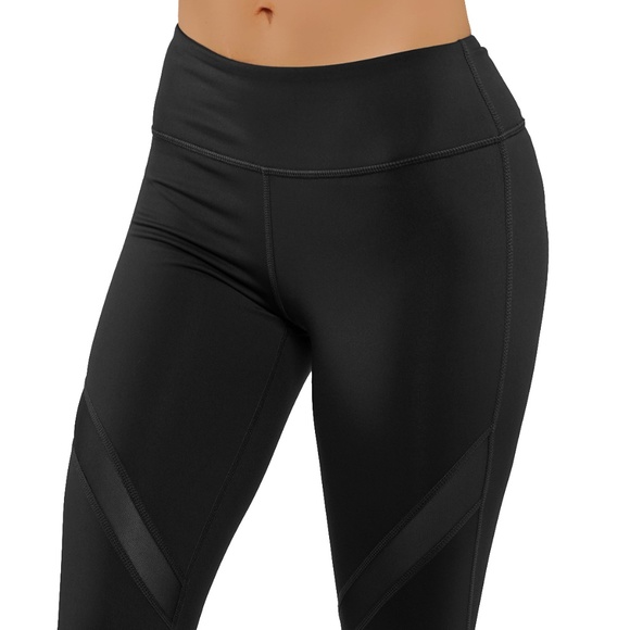 Comfortable & cute leggings with mesh cutouts - Picture 3 of 5